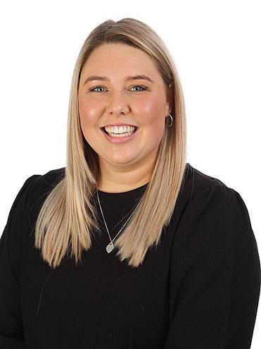 Photo of Hannah Bow